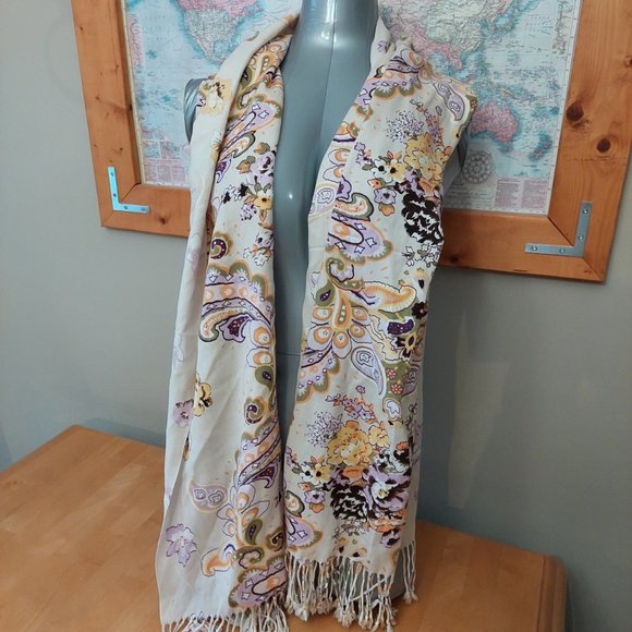 Cream Paisley and Floral Fashion Scarf with Fringes Size 70x28 - Picture 2 of 8